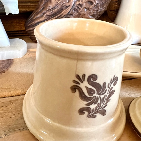 VINTAGE Pfaltzgraff Stoneware Village SUGAR CROCK AND BUTTER DISH Folk Art USA - Picture 3 of 7